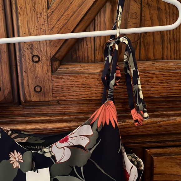 NWT Banana Republic tiered flowy top - Picture 3 of 7